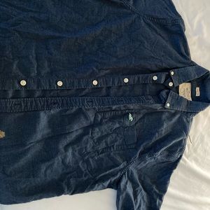 Hollister stretch button up